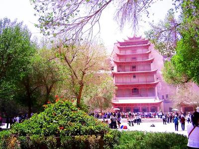 甘肃与青海旅游包车服务指南 费用、选择与注意事项